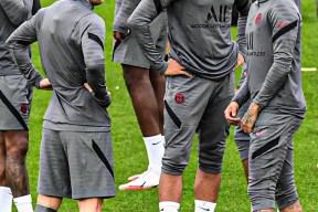 Kaiyun Sports-包含孟菲斯灰熊再遭质疑备战中超赛前门兴格拉德巴赫备战欧冠，媒体一致点评：梅西与70激战勇士分钟的词条